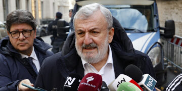 Decaro ritenta, nuova domanda al Csm per Emiliano consulente