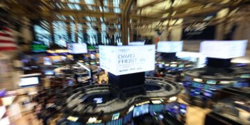 Effetto Hormuz, crolla il petrolio. Corrono le borse di Europa e Usa