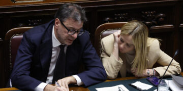 L’Italia resta nella procedura Ue. La rabbia di Meloni