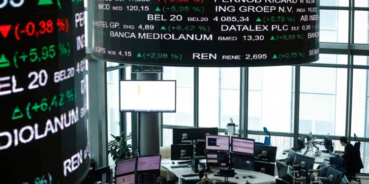 Spread Btp-Bund stabile a 81 punti, i mercati premiano l’Italia nei giorni delle aste dei Btp