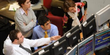 Spread Btp-Bund a 78 punti, il cessate il fuoco in Libano non rassicura i mercati