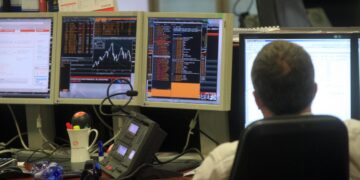 Spread Btp-Bund a 75 punti, rendimenti in calo dopo gli attacchi di Trump