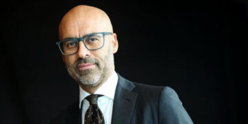 Su Fb foto Meloni con ‘suo padre’ ma è l’europarlamentare Squarta