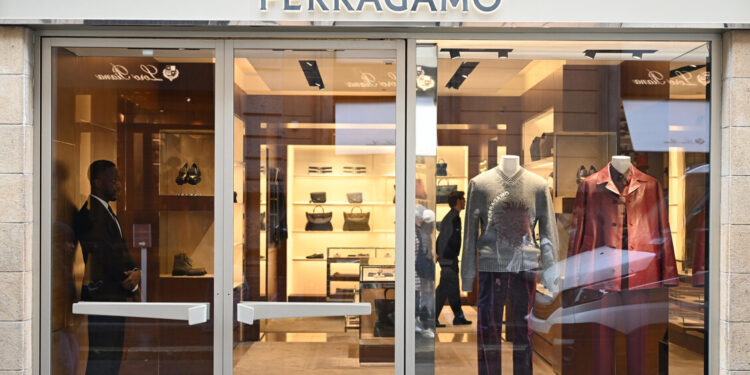 Ferragamo chiude il trimestre con ricavi in calo a 209 milioni