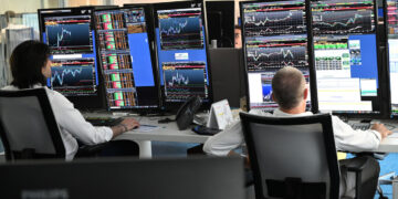 Borsa: Milano chiude tonica con le banche, corrono Unicredit e Prysmian