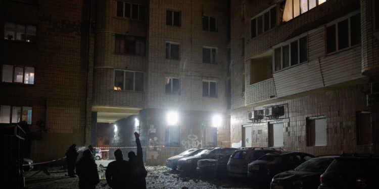 Attacco russo con missili e droni su Kiev