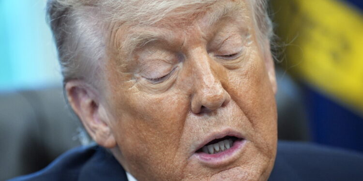 Trump, colpiremo Iran più forte se non firma accordo in fretta