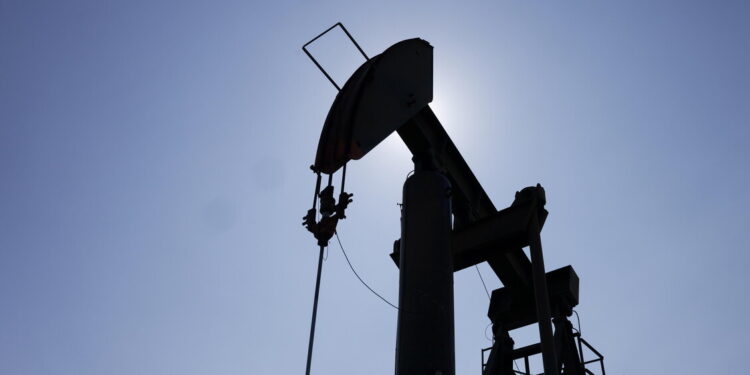 Il petrolio chiude a New York in rialzo di oltre il 3% su flop accordo Usa-Iran