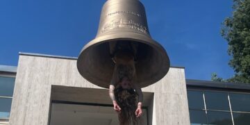 “Donna campana” al Padiglione dell’Austria, il più visitato ai Giardini della Biennale