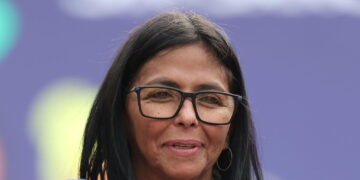 Venezuela, Delcy Rodríguez incontra i vertici della Croce Rossa