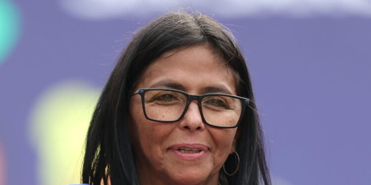 Venezuela, Delcy Rodríguez incontra i vertici della Croce Rossa