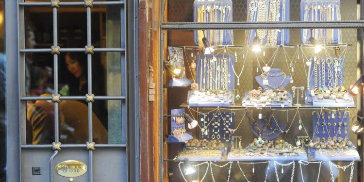 Guerre e dazi non fermano comparto orafo italiano, 23% imprese pronte a investire