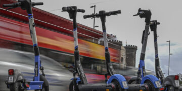 Mit, già rilasciati 50 mila contrassegni per i monopattini elettrici