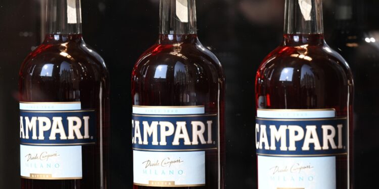 Campari, trimestrale debole nel 2026 e ricavi sotto le attese: il titolo affonda a -13%