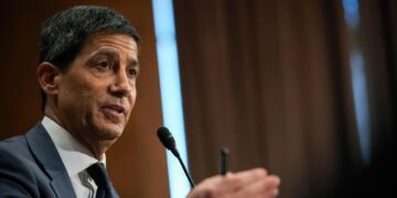 Il Senato Usa conferma la nomina, si apre l’era di Warsh alla Fed