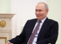 Media ucraini, ‘chi incontra Putin deve consegnare anche gli orologi’