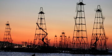 Opec+ aumenta la produzione di 188mila barili al giorno