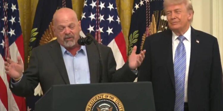 Trump, show alla Casa Bianca con la star di ‘Affari di famiglia’