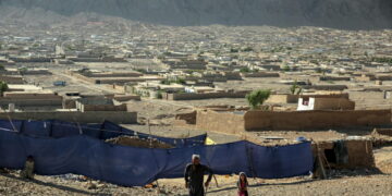 ‘Raid aereo contro Kandahar, incendio in città sede leader talebani’