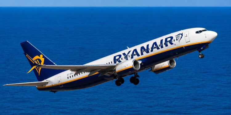 “Allarme possibile dirottamento”, volo Ryanair parte e torna indietro: cos’è successo