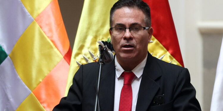 Bolivia, il presidente Paz riconosce Urioste come procuratore generale ad interim
