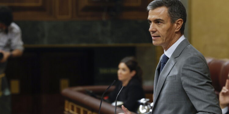 Media, dopo bocciatura decreti casa Sanchez verso annuncio elezioni anticipate