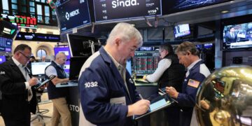 Occupati Usa sotto le attese, spread Btp/Bund giù a 114,6 punti