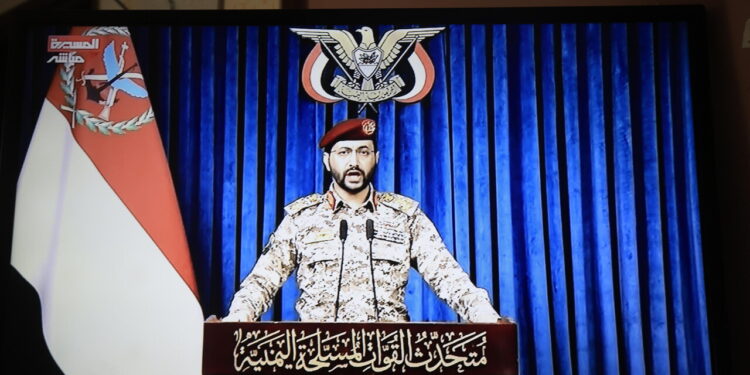 Houthi, ‘abbiamo colpito l’aeroporto di Riad e una raffineria di Aramco’
