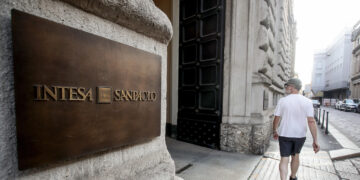 Intesa aumenta di 0,25 euro il corrispettivo cash dell’Opas su Mps