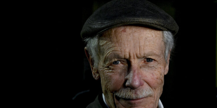De Luca, con Appunti di un amanuense ricordo le pagine di ‘a’ che scrivevo da bambino