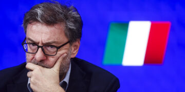 Scostamento da 29 miliardi. Giorgetti: ‘Più prudenza sulla manovra’