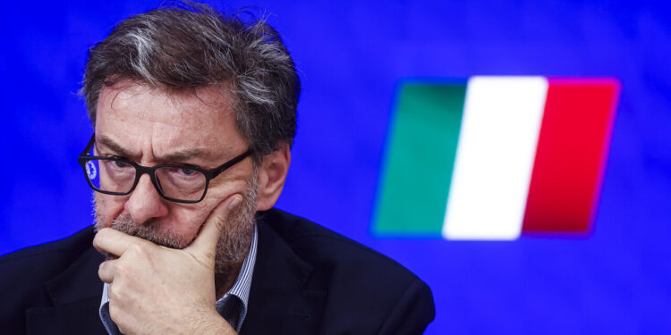 Scostamento da 29 miliardi. Giorgetti: ‘Più prudenza sulla manovra’