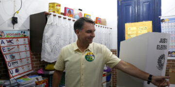 A circa 40% dello scrutinio Bolsonaro avanti su Lula, favorito al ballottaggio