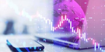 Debito record e corse digitali ai depositi: cosa rischiano Btp, fondi e risparmi