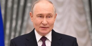 Putin firma l’autorizzazione alla scissione di Unicredit in Russia: perché la banca si riorganizza