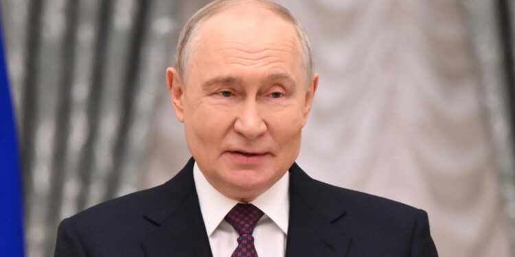 Putin firma l’autorizzazione alla scissione di Unicredit in Russia: perché la banca si riorganizza