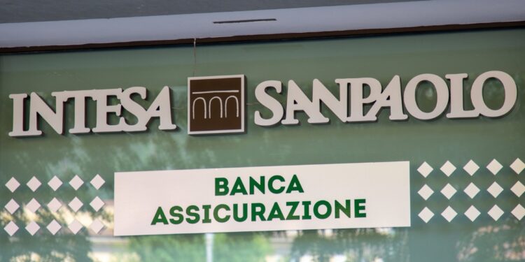 Intesa alza l’offerta su Mps a 31,4 miliardi e dà l’ultimatum: nessun accordo con Bpm