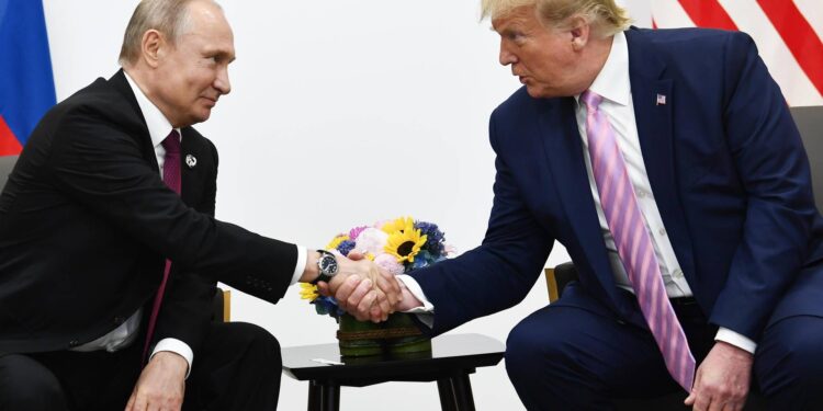 Trump: “Accordo con Putin, Russia fornirà gasolio agli Usa”. Zelensky: “Regali a Mosca non portano la pace”