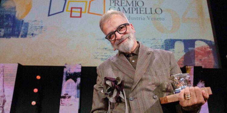 Marcello Fois, vincitore del Premio Campiello: ‘Più leggiamo, più saremo civili’